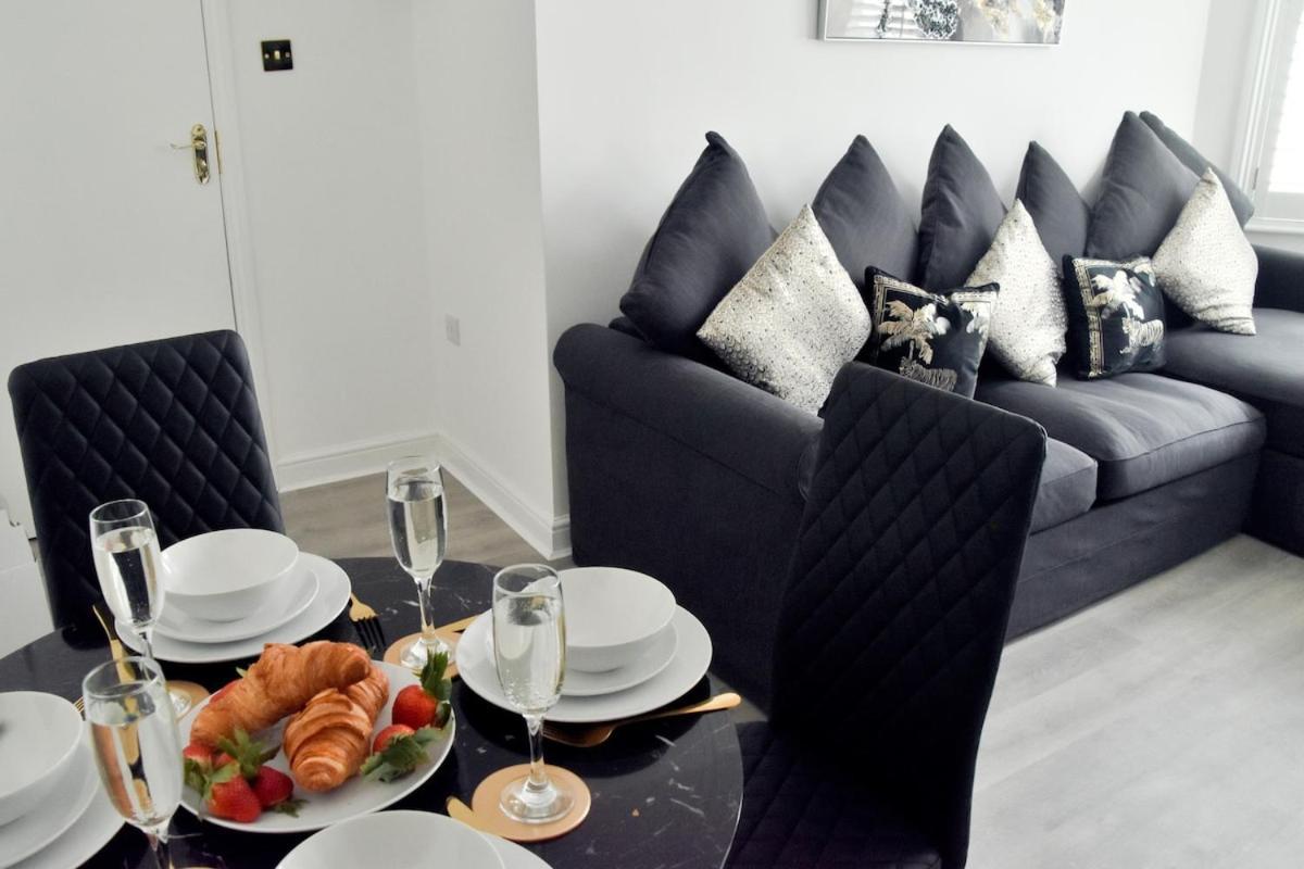 Modern Town Centre Flat - Free Shared Parking, King Size Bed, 5 Minutes Walk To Beach Μπόρνμουθ Εξωτερικό φωτογραφία
