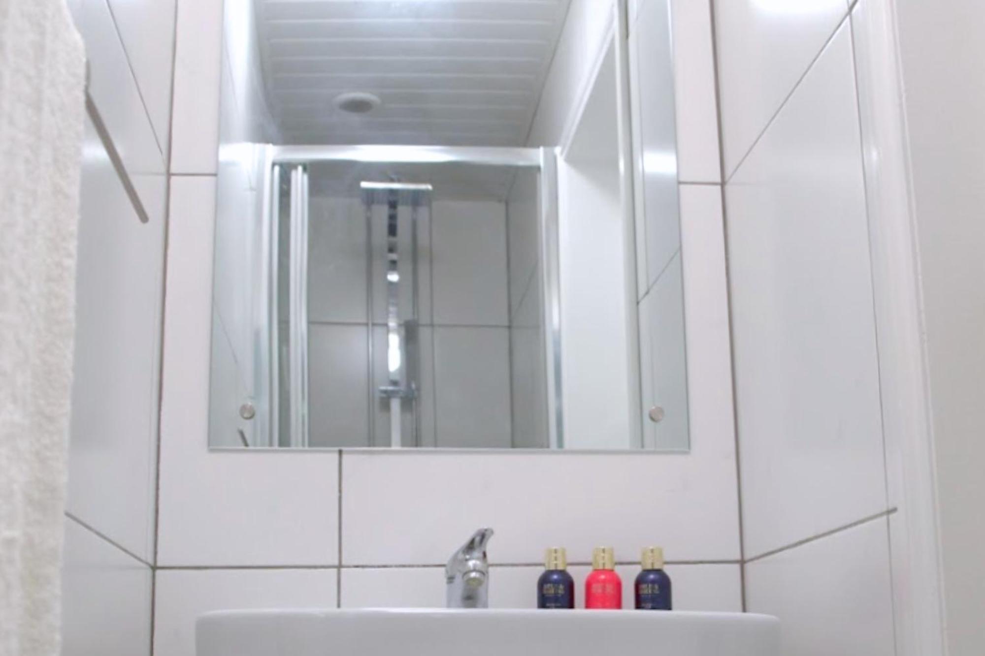 Modern Town Centre Flat - Free Shared Parking, King Size Bed, 5 Minutes Walk To Beach Μπόρνμουθ Εξωτερικό φωτογραφία