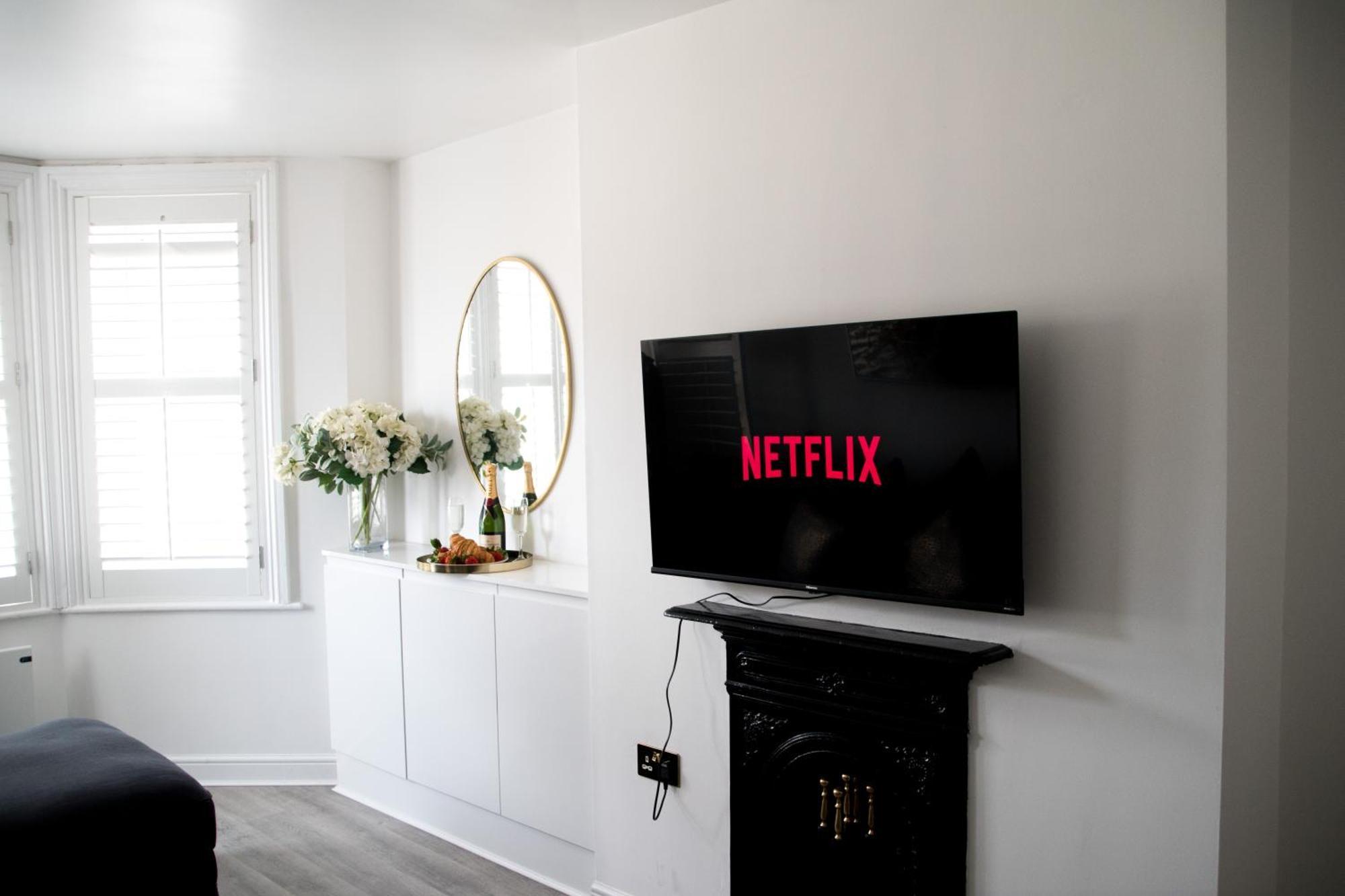 Modern Town Centre Flat - Free Shared Parking, King Size Bed, 5 Minutes Walk To Beach Μπόρνμουθ Εξωτερικό φωτογραφία