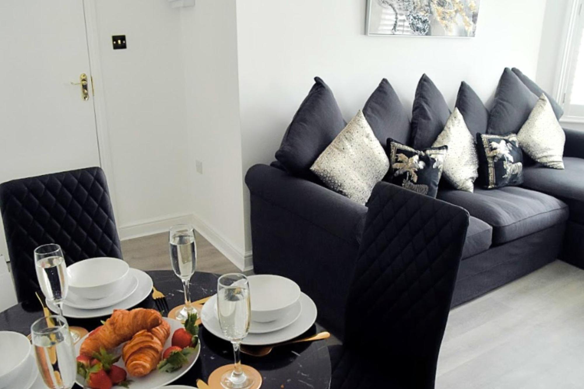 Modern Town Centre Flat - Free Shared Parking, King Size Bed, 5 Minutes Walk To Beach Μπόρνμουθ Εξωτερικό φωτογραφία